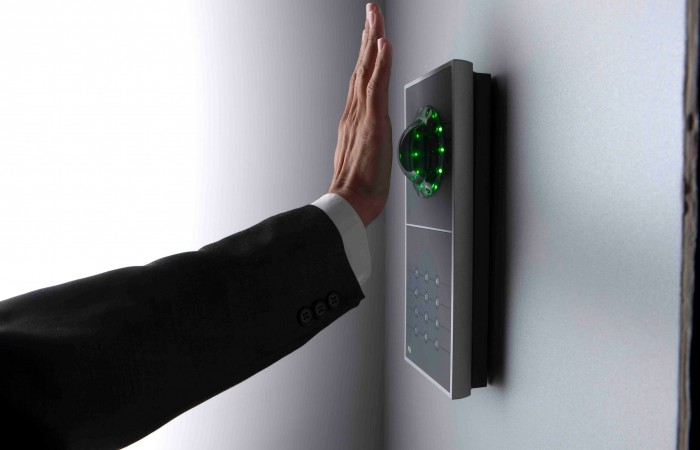 INTUS 1600PS Leser Wandmontage mit Hygieneschutzauflage - Einlesen des Handvenenmusters